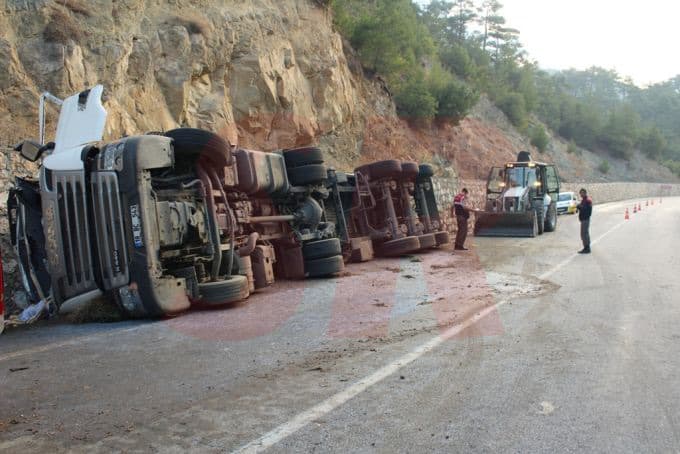 Geyve-Taraklı yolunda feci kaza: 1 ölü!