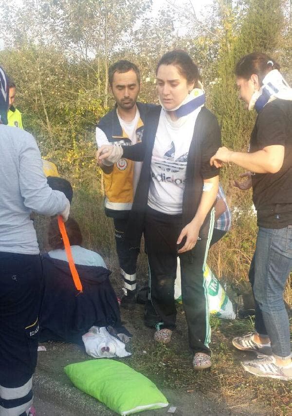 Bayram tatiline giderken kaza yaptılar: 6 kişi...