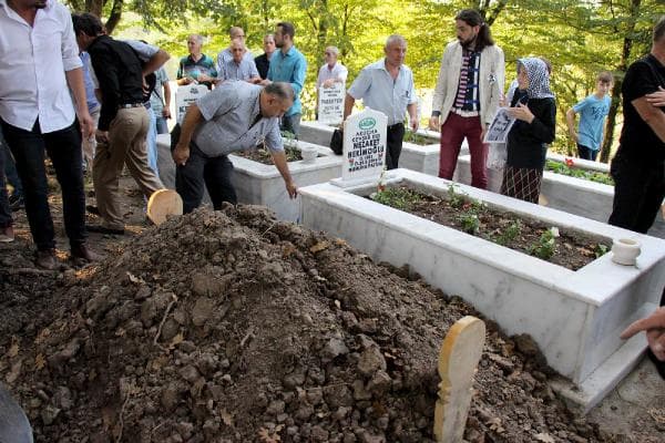 Yeşilçam'ın yıldızı Hendek'te toprağa verildi