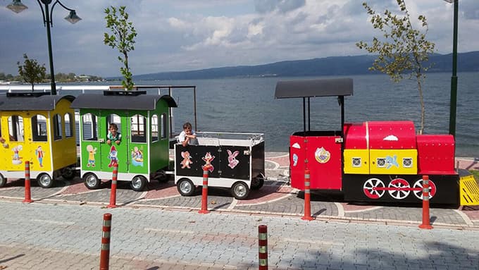 Gezinti treni bayramda çocukların hizmetinde