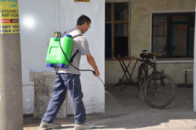Belediyeden akreplere karşı önlem