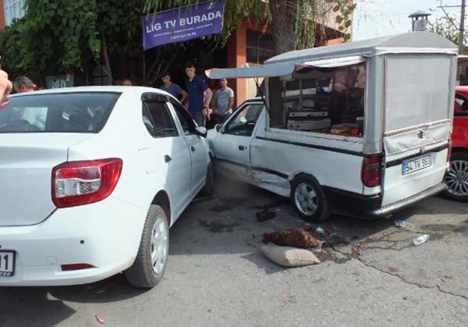 Otomobilin çarptığı seyyar satıcı yaralandı