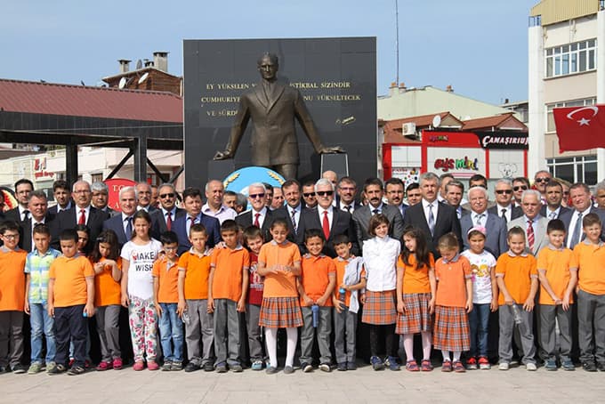 2016-2017 Eğitim Öğretim Yılı Törenlerle Başladı 