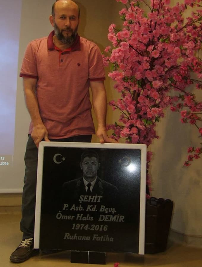 Şehidimizin mezar taşı Geyve'den