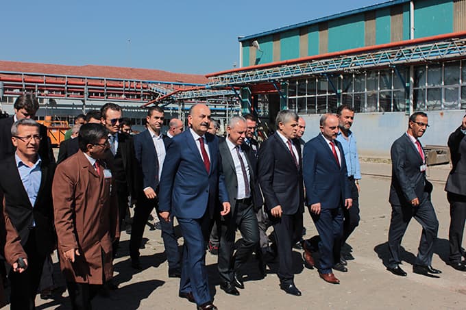 Müezzinoğlu, milli treni inceledi