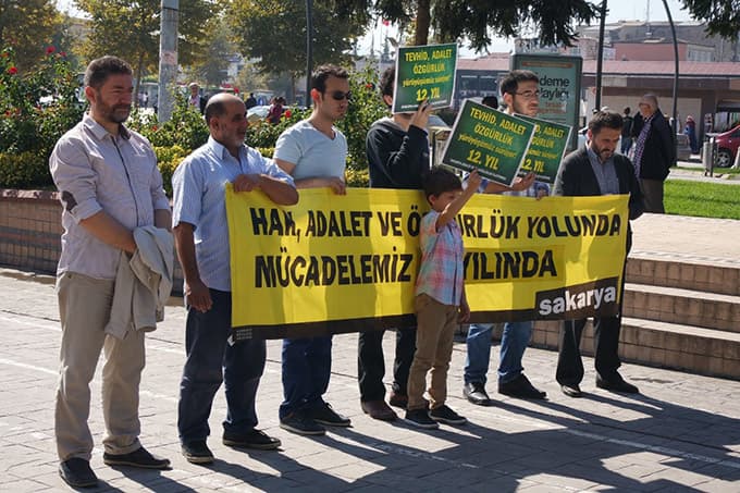 Laik-antilaik cepheleşmesine tepki