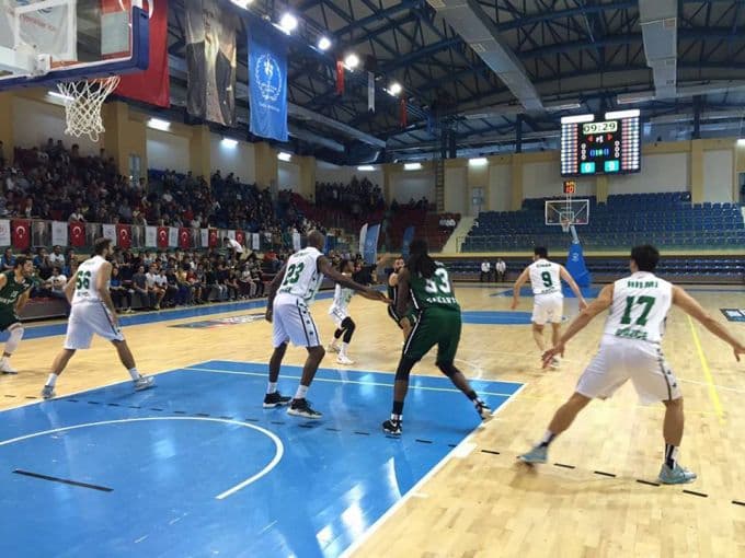 Büyükşehir Basket, galibiyetle başladı