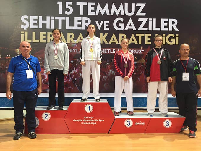 Geyveli karatecilerden 7 madalya daha...