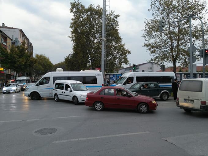 Şehirde her akşam aynı çile