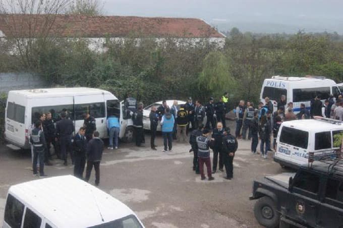 Hendek'te 120 polisle uyuşturucu operasyonu!