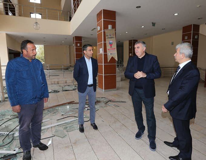 AFA'da yıkım başladı