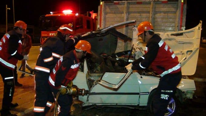 Alkollü sürücü dehşet saçtı!: 3 ölü, 1 yaralı