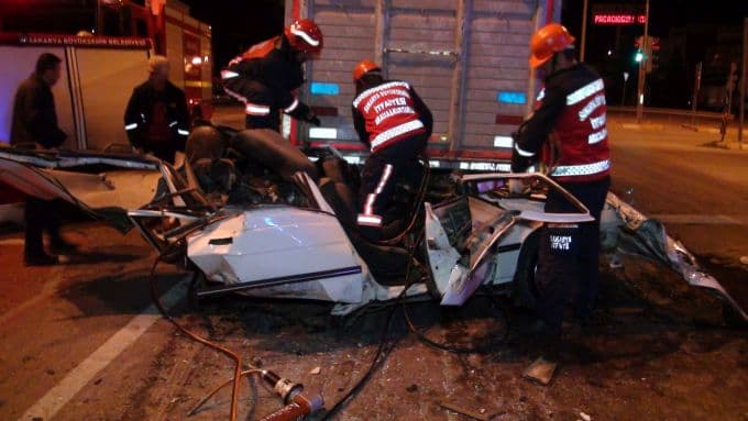 Alkollü sürücü dehşet saçtı!: 3 ölü, 1 yaralı