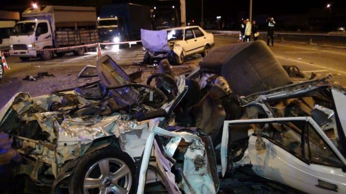 Alkollü sürücü dehşet saçtı!: 3 ölü, 1 yaralı