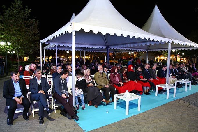 Şiir Akşamlarına Adına Yakışır Veda