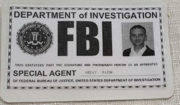 Sahte FBI kimliğini kendisi hazırlamış