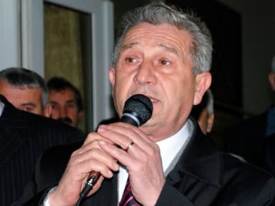 <p><font face="arial,helvetica,sans-serif" size="2"><strong>G&uuml;ven Desteği</strong><br /><br />GP Genel Başkan Yardımcısı &Ouml;zkan ise; Gen&ccedil; Parti olarak Sakarya&rsquo;nın her yerinde MHP&rsquo;nin adaylarını destekleme kararını aldıklarını belirterek;<font color="#333399"> &ldquo;Biz halkımızdan aldığımız g&uuml;vence ile, MHP&rsquo;nin t&uuml;m adaylarını destekliyoruz. &Ccedil;&uuml;nk&uuml; onlara inanıyor ve g&uuml;veniyoruz. Biz bu g&uuml;venle MHP olarak, 29 Mart&rsquo;ta se&ccedil;imi alacağız. 29 Mart&rsquo;ta sizinde destekleyeceğinizden hiş ş&uuml;phem yoktur&rdquo;</font> dedi. İl Genel Meclis &Uuml;yesi Aday Adayı Salih Okutan ise; Sakarya&rsquo;nın kaderini belirleyecek Maltepe Mahallesi ile se&ccedil;imi alacaklarını s&ouml;yledi. </font></p>