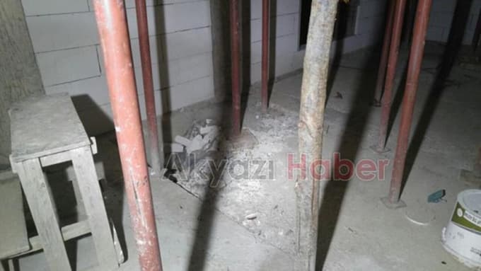 Boş İnşaatta iple kendini astı