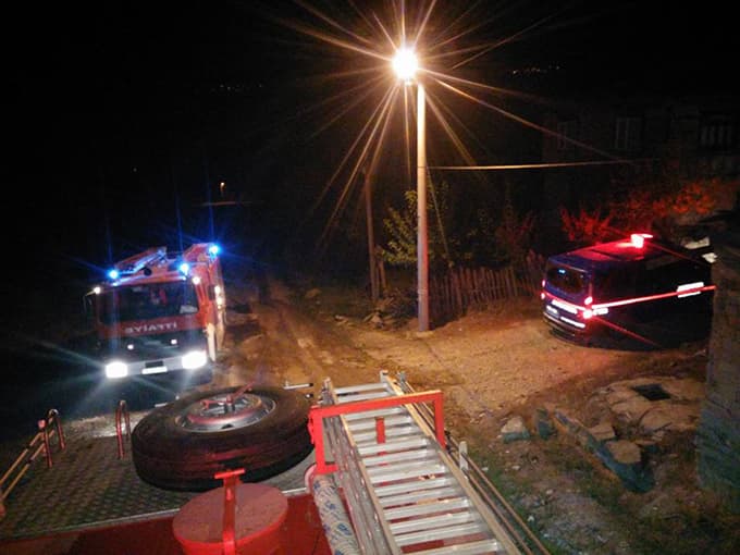 Ahşap ev cayır cayır yandı