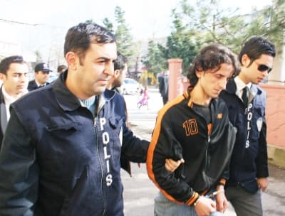 Bombalı Eylemci, Bomba Yapmayı İnternetten Öğrenmiş