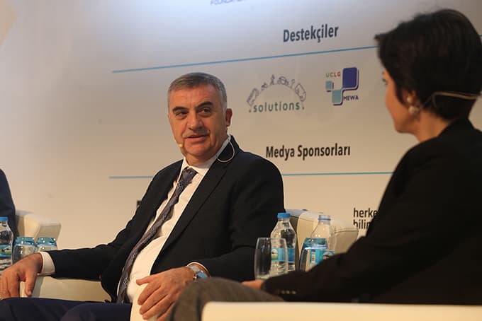 Beklenen gün geldi; o sempozyum düzenlendi
