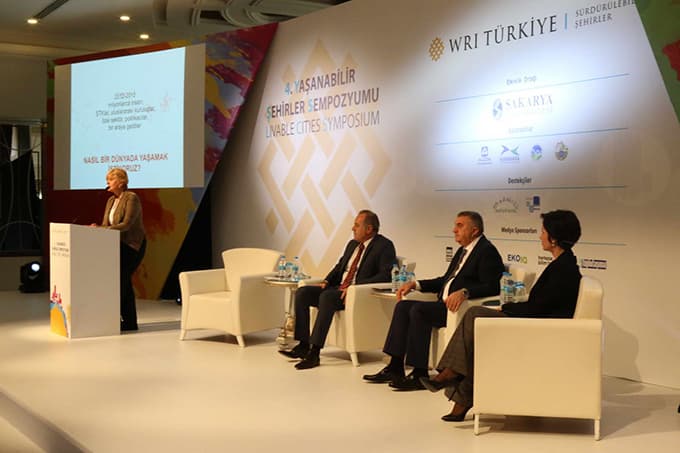Beklenen gün geldi; o sempozyum düzenlendi