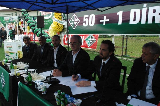 Tuncay Şanlı Sakaryaspor için imza attı