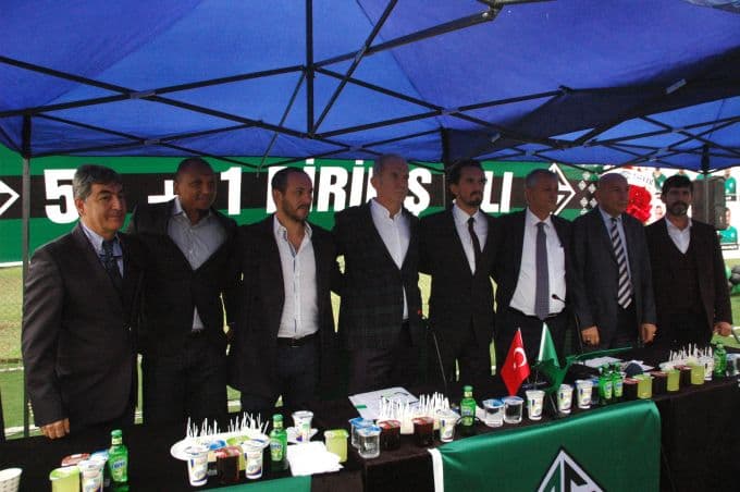 Tuncay Şanlı Sakaryaspor için imza attı