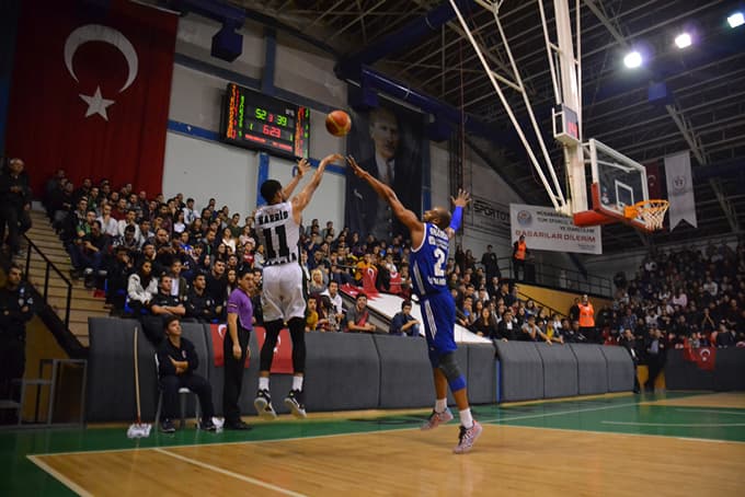 Büyükşehir Basket, Acıbadem'e şans vermedi