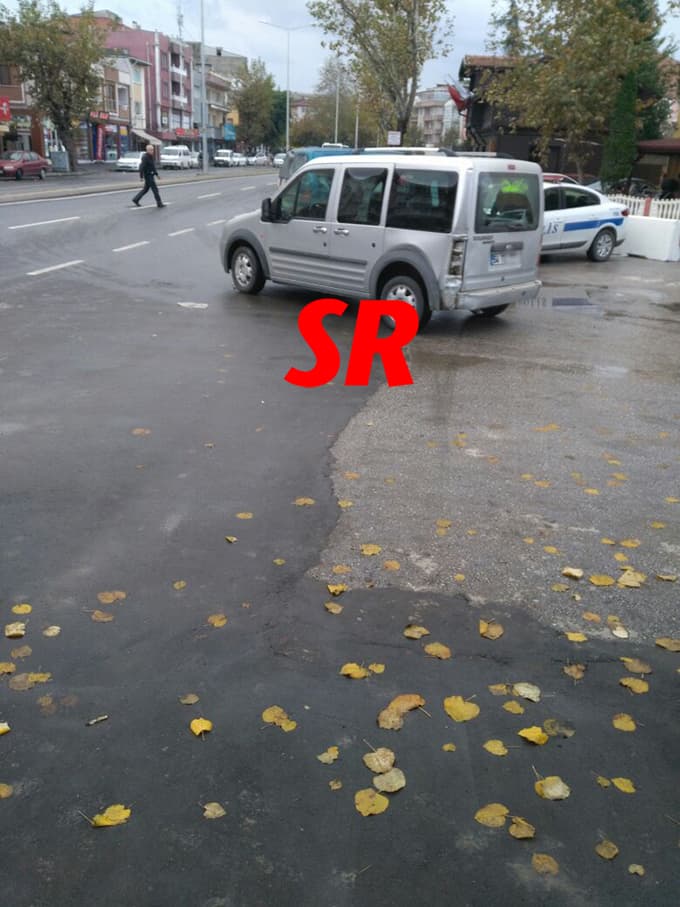 Karaağaç Caddesi'nde kaza! Panelvanlar çarpıştı
