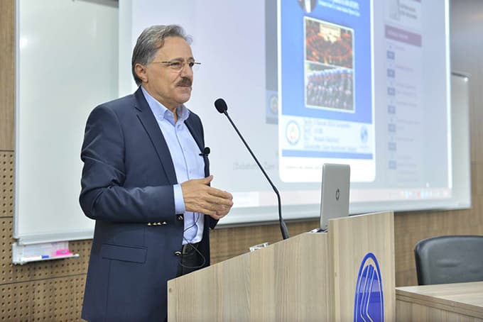 Cumhurbaşkanı başdanışmanı, SAÜ'ye geldi