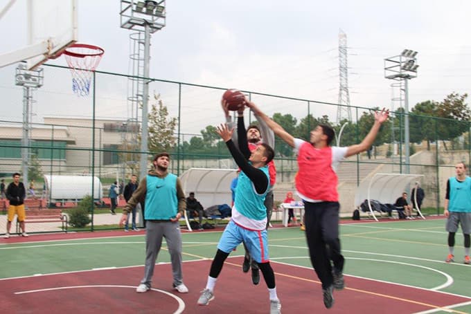 SAÜ Cumhuriyet Kupaları sahiplerini buldu