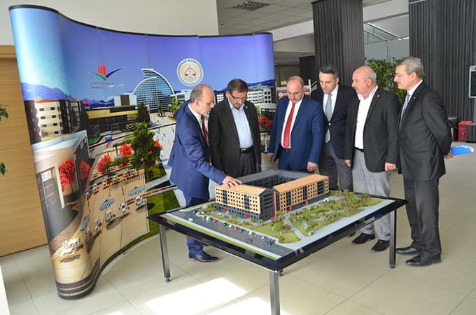 İlyas Şeker'den Erenler Belediyesi ziyareti