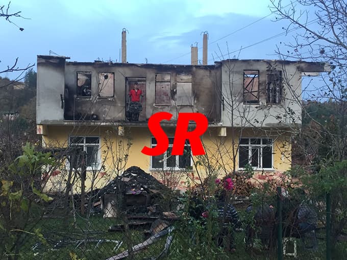 Evleri yanarken anne ile kızı içeride uyuyordu