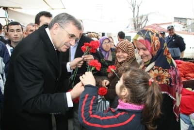 Zeki Toçoğlu, Erenler İlçesinde Esnafları Ziyaret Etti