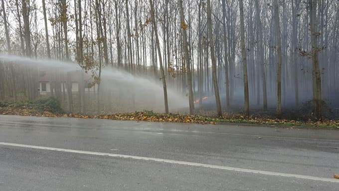 Anız yangınıyla ilçe dumana büründü