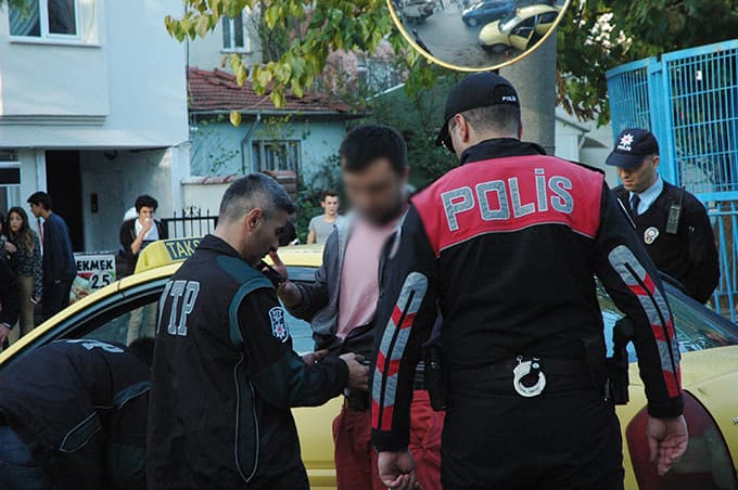 Okul çevrelerinde asayiş uygulaması