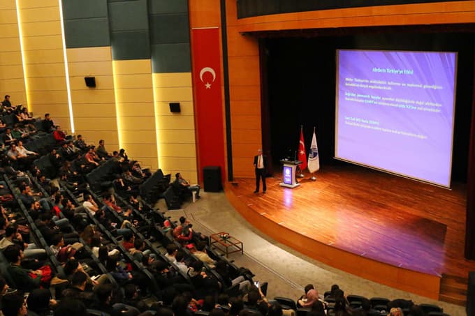 ''Çevre illerde deprem oluyor, Adapazarı yıkılıyor!''