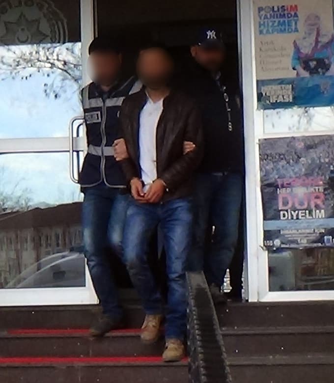 Babasını av tüfeğiyle öldürdü!