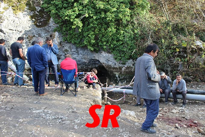 Su kaynağı başında heyecanlı bekleyiş...