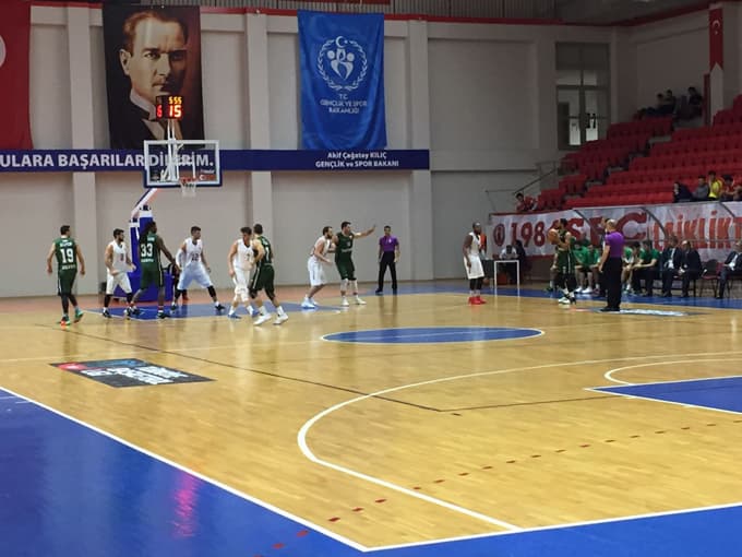Büyükşehir Basket, rakiplere fırsat vermiyor
