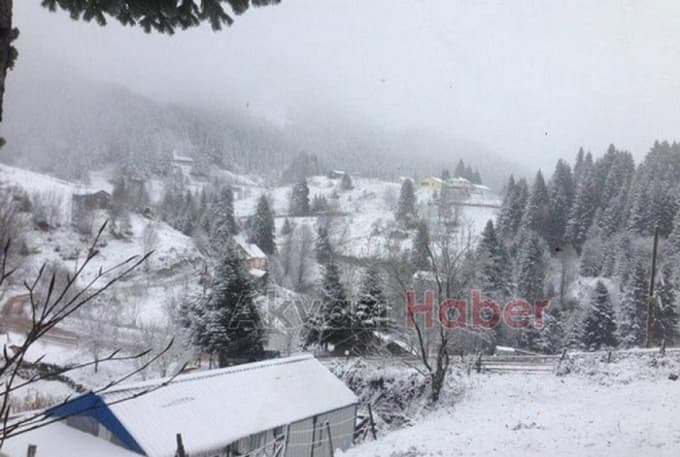 Sakarya'nın zirvesi beyaza büründü