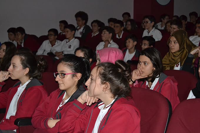 Özel Neva Ortaokulu'nda İsa Cida söyleşisi