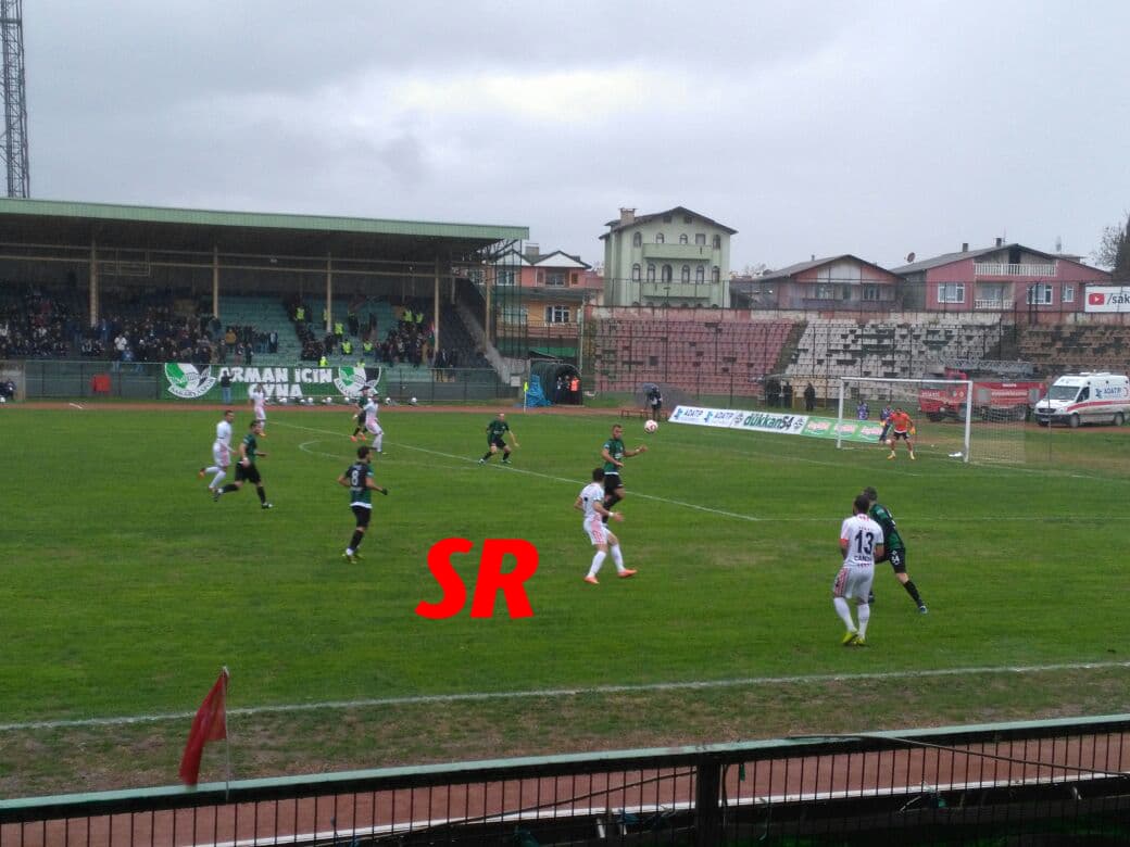Sakaryaspor, kendi evinde şoka uğradı
