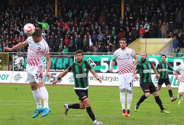Sakaryaspor, kendi evinde şoka uğradı
