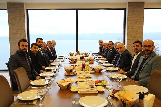 Vali Çoş Birlik Vakfını Ağırladı