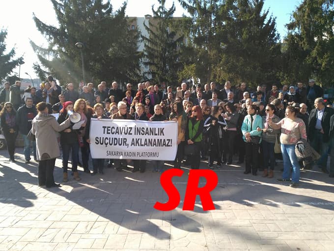 AKM önünde o önergeye tepki için toplandılar