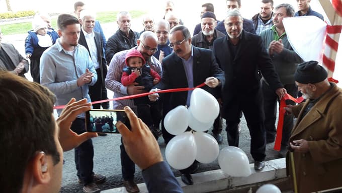 Vali Coş köfteci açılışına katıldı