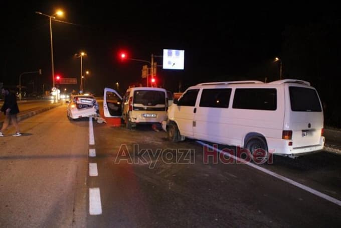Akyazı-Ormanköy'de zincirleme trafik kazası!