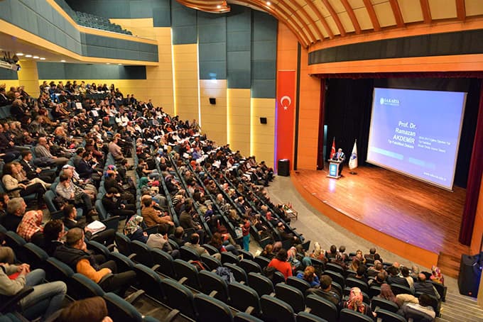 SAÜ Tıp öğrencileri, beyaz önlük giydi
